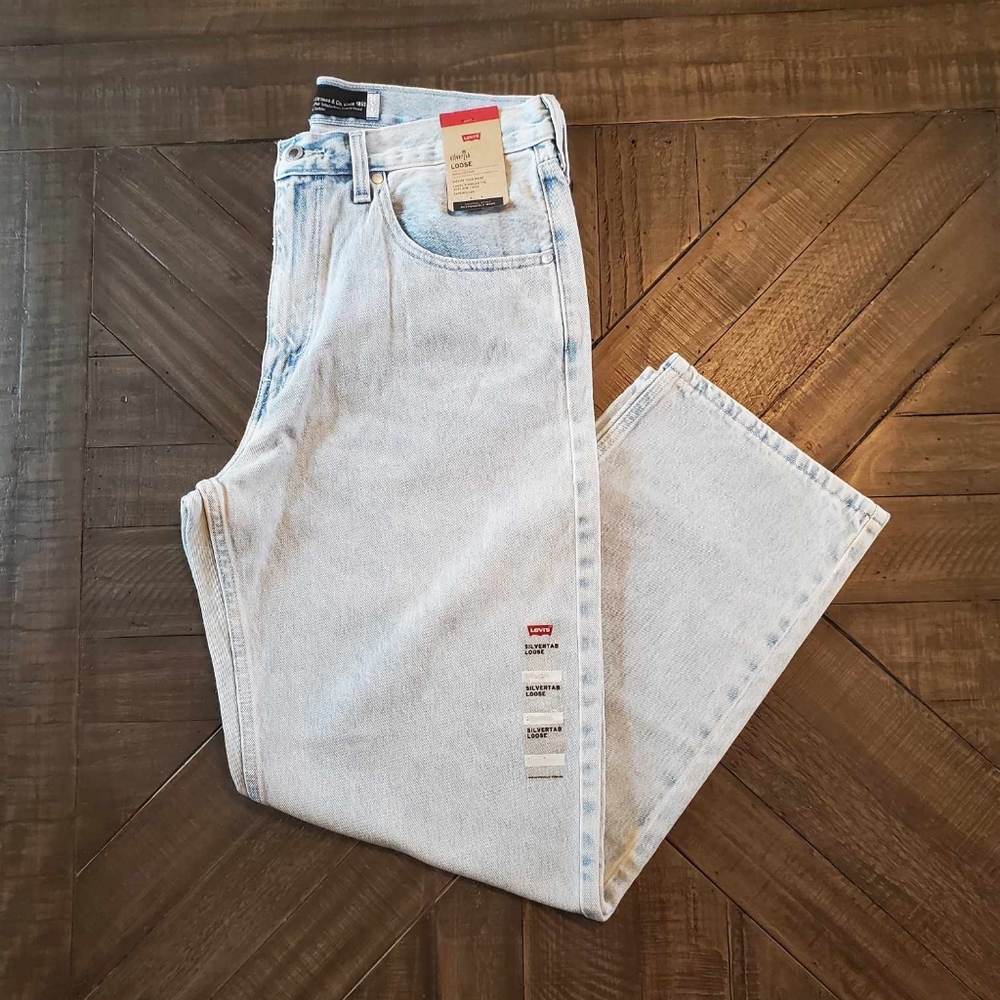 Levi's 32x30 Silvertab Loose Jeans Mens Icy Dreams Blue Light Wash A34210002